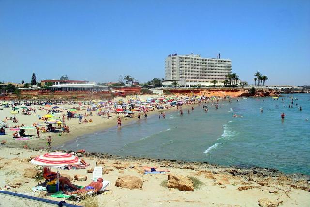 itsh 1727345483KBYMSO ref 1825 mobile 13 La Zenia beach 3km away Villamartin Plaza