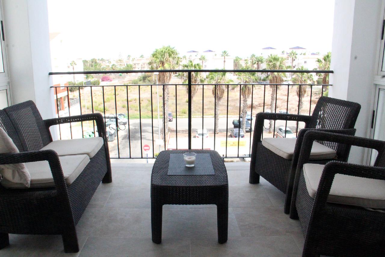 itsh 1727710402UHLGXI ref 1827 mobile 1 Large balcony to relax Villamartin Plaza