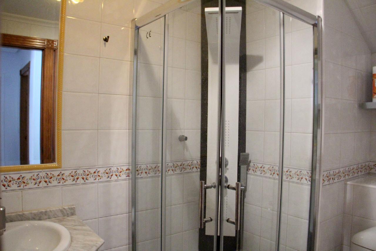 itsh 1716498377IRWABO ref 1822 mobile 11 Full shower room Playa Flamenca