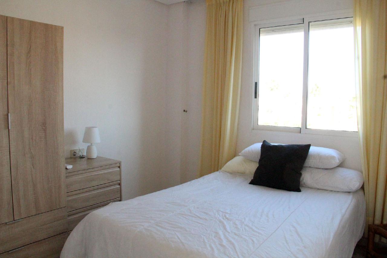 itsh 1739207069YNKORD ref 1828 mobile 14 Double bedroom 3 upstairs Playa Flamenca