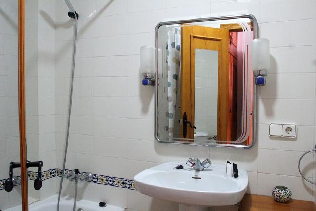 itsh 1716036872ZUPLMK ref 1820 mobile 7 Ensuite bathroom to the master Villamartin Plaza